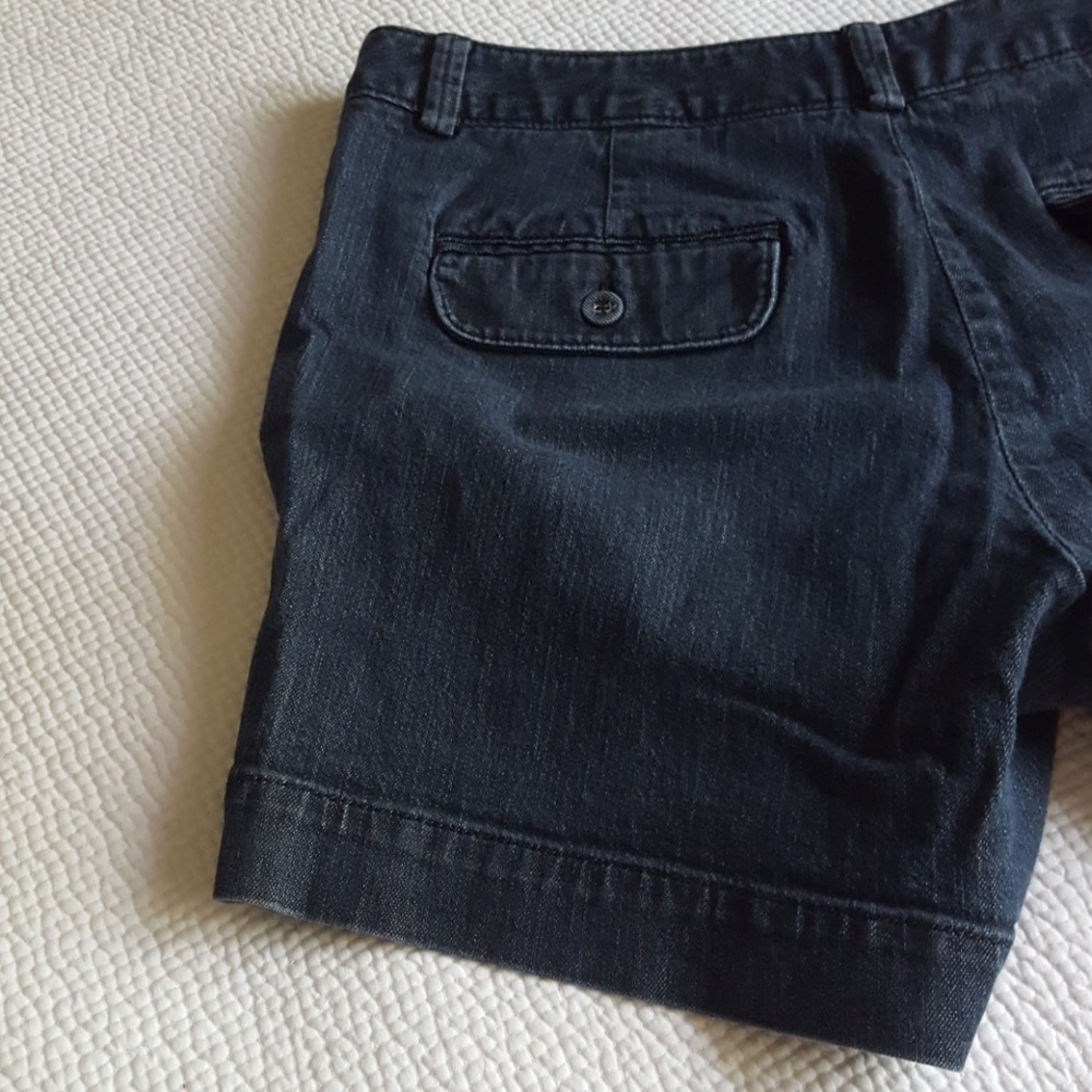 Shorts - Picture 3 of 5